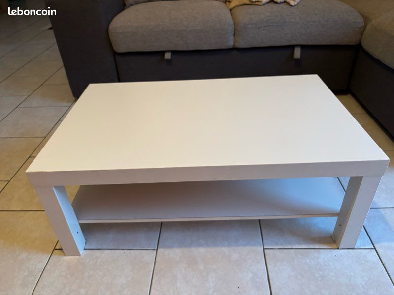 Table basse blanche (image 1)