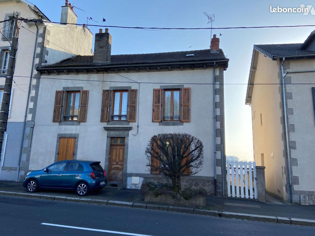 Maison 8 pièces 194 m² · à Aurillac · 194 m² · 190 800 €