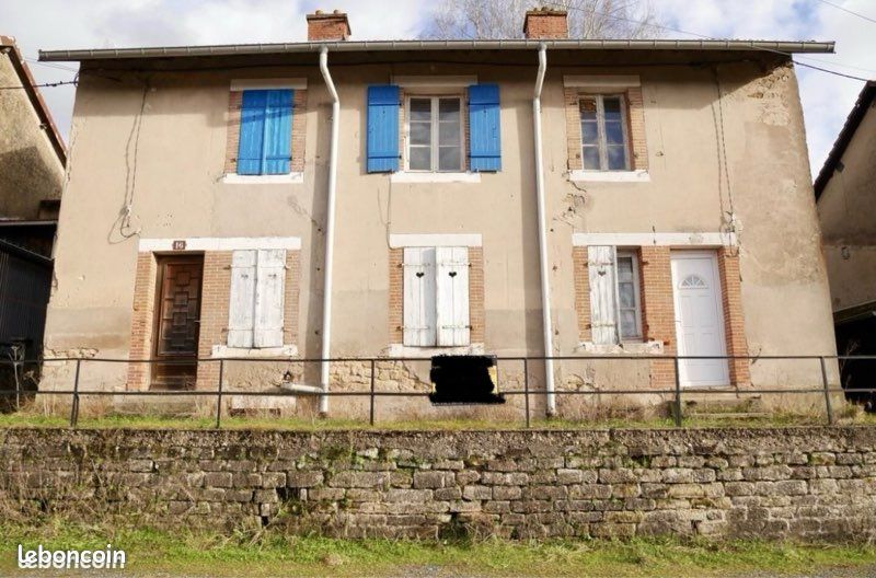 Maison 10 pièces 150 m² · à Val-et-Châtillon · 150 m² · 30 000 €