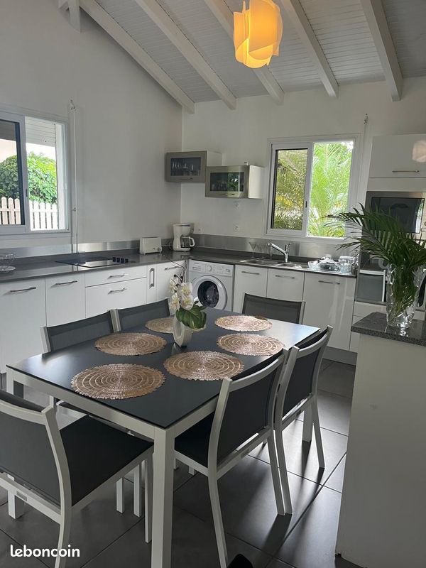 Maison 3 pièces 80 m² · à Petit-Canal · 80 m² · 1 050 €/mois