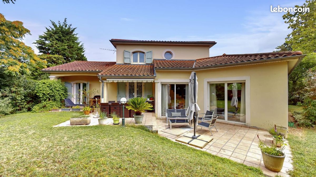 Maison 5 pièces 163 m² · à Décines-Charpieu · 163 m² · 650 000 €
