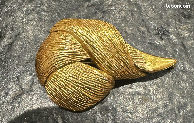 Broche feuilles métal doré vintage pour femme - France