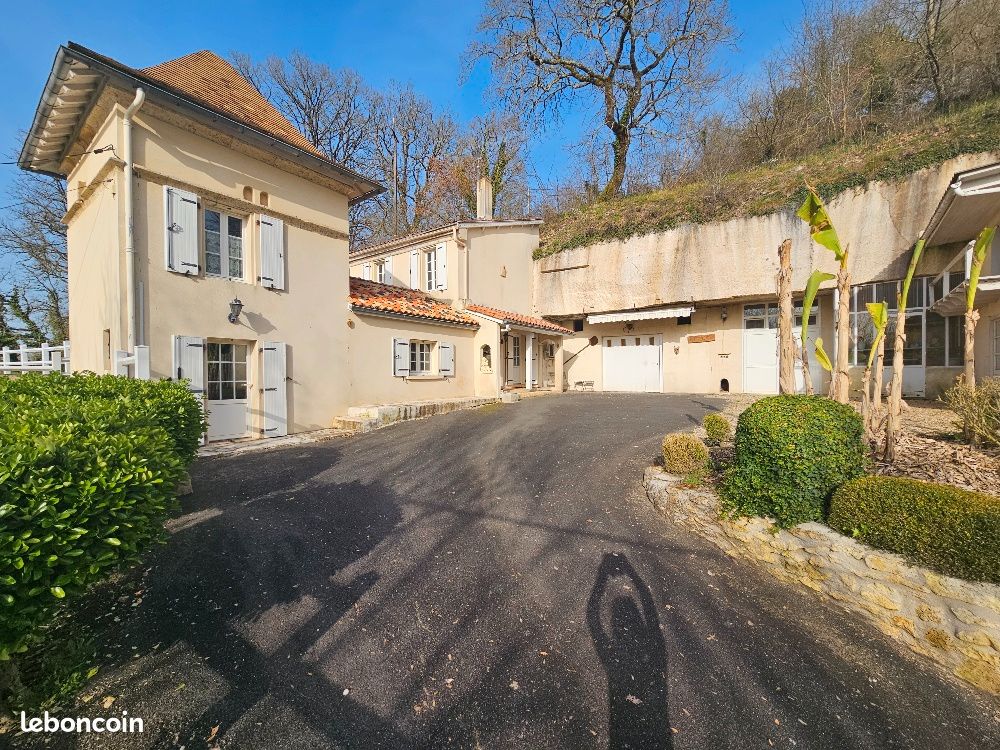 Maison 4 pièces 85 m² - Voeuil-et-Giget 16400 (image 2)