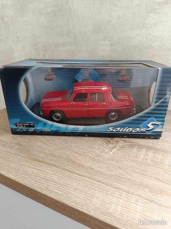 Miniature Renault 8 1/43 SpecialC Gordini Equipe De France De Ski JO 196 Ohne Vitrine - Voiture