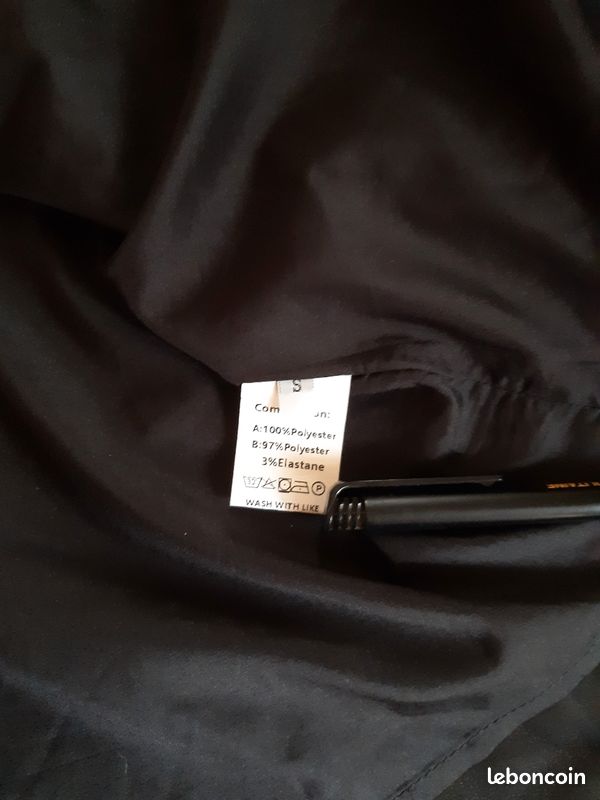 Tunique Noire Pailletée évasée - Taille 38/40 (S) - Tissu Extensible - Occasion Bon état