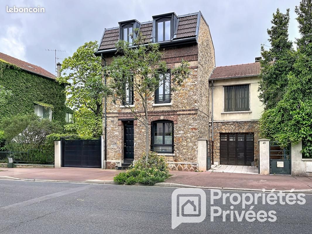 Maison 5 pièces 141 m² · à Clamart · 141 m² · 1 090 000 €