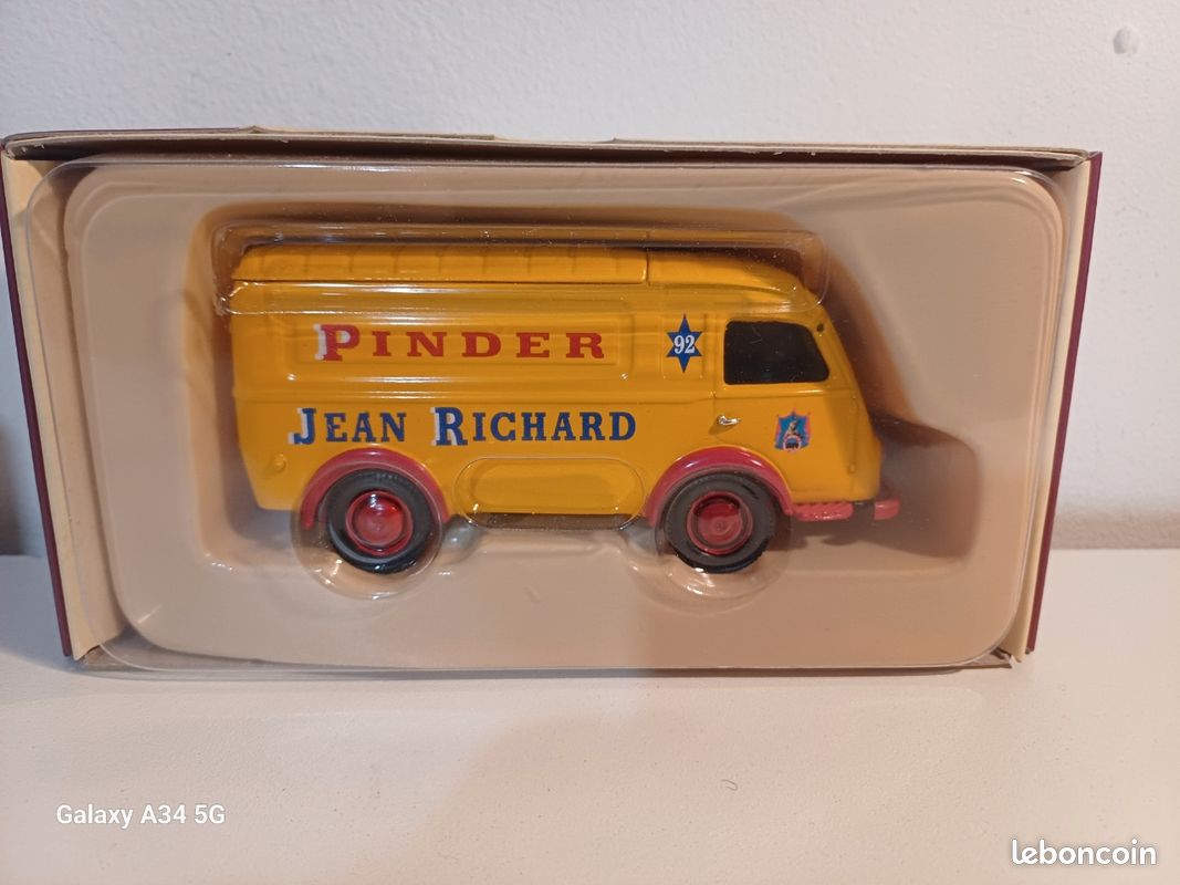 Renault 1000Kgs Cirque Pinder Jean Richard - SAI 3906 - SAI - Véhicules
