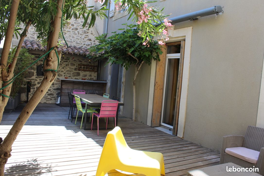Maison 8 pièces 220 m² · à Montblanc · 220 m² · 385 000 €