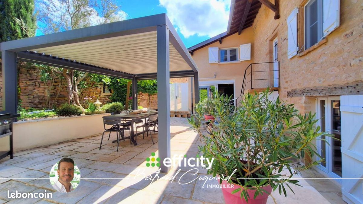 Maison 8 pièces 276 m² · à Porte des Pierres Dorées · 276 m² · 680 000 €