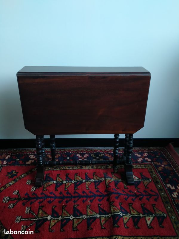Petite table gateleg en acajou massif Angleterre (image 1)