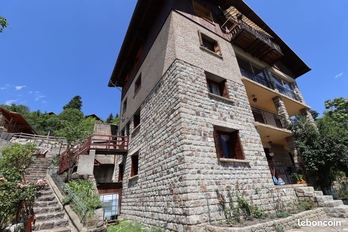 Maison 23 pièces 368 m² · à Allos · 368 m² · 550 000 €
