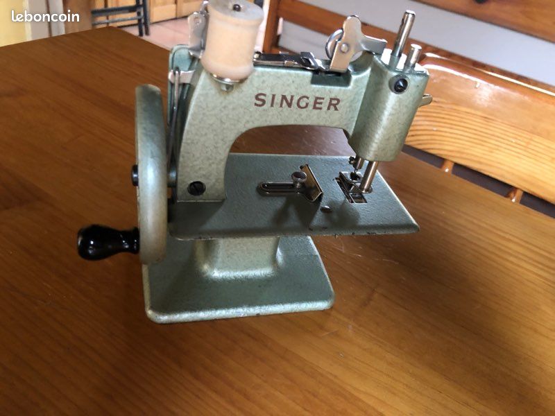 Machine à coudre vintage pour enfants (image 2)