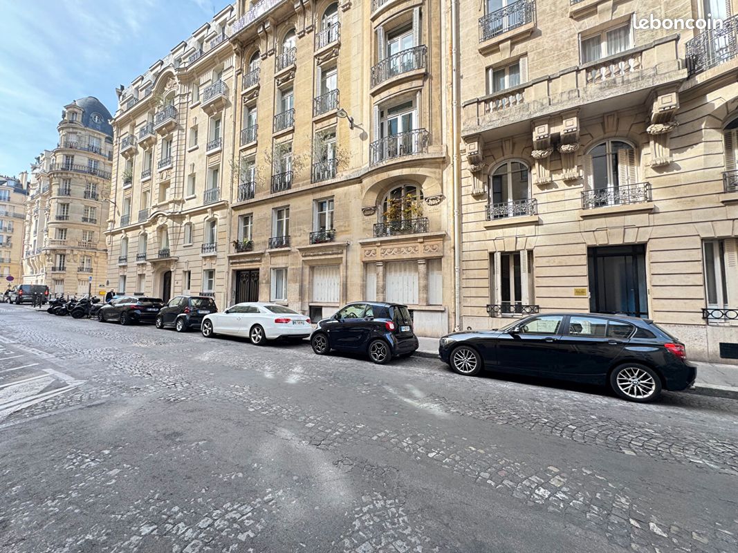 Appartement 5 pièces 80 m² · à Paris · 80 m² · 715 000 €