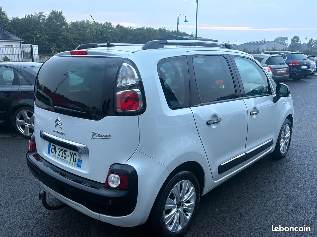 CITROEN C3 Picasso 1.2 l 110 cv / 113 435 kilomètres / année 2017 / exclusive (image 3)