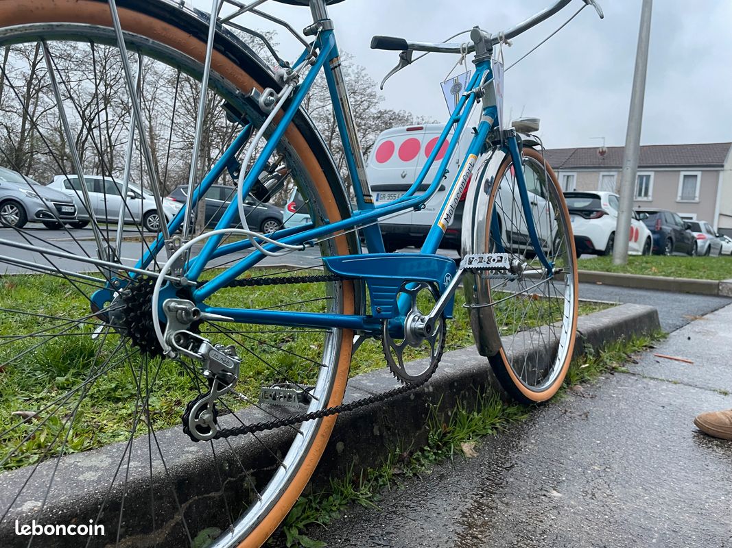 Vélo Course Vintage Motobecane Années 70 – Cadre Mauve – 12 Vitesses – Homme
