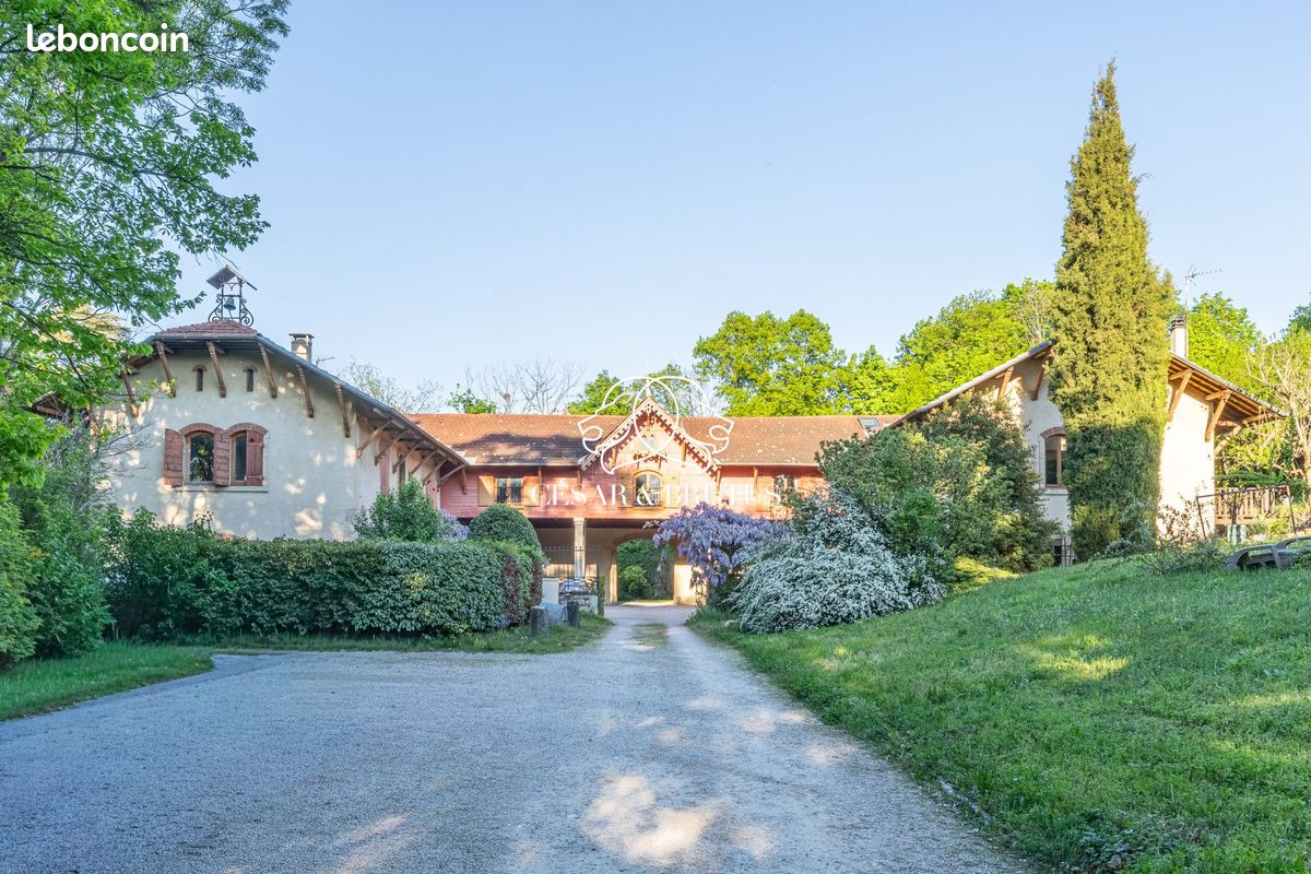 Appartement 7 pièces 210 m² · à Vernaison · 210 m² · 609 000 €