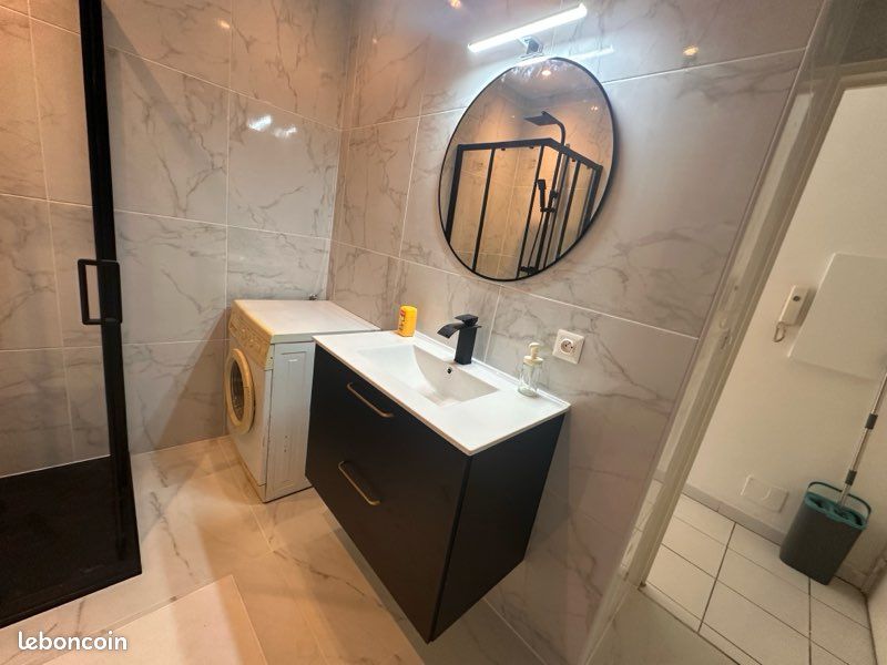 Appartement 1 pièce 28 m² · à Vallauris · 28 m² · 870 €