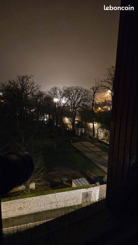 NEUF: Lampe torche puissante et rechargeable . 2000lm et 300 mètres (image 2)