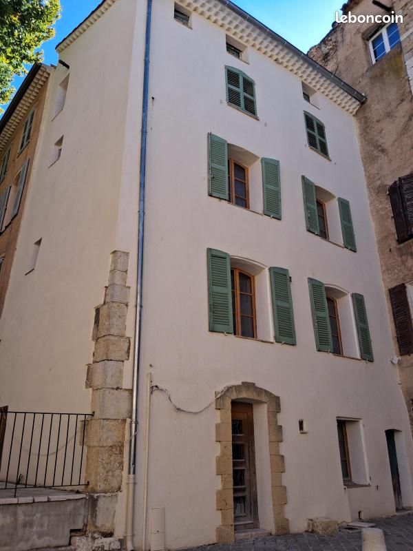 Immeuble 5 pièces 80 m² · à Aups · 80 m² · 200 000 €