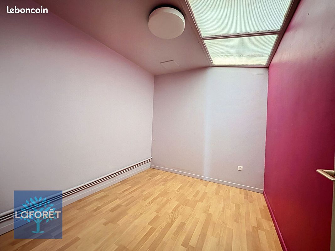 Local commercial 85 m² FOUGERES (image 5)