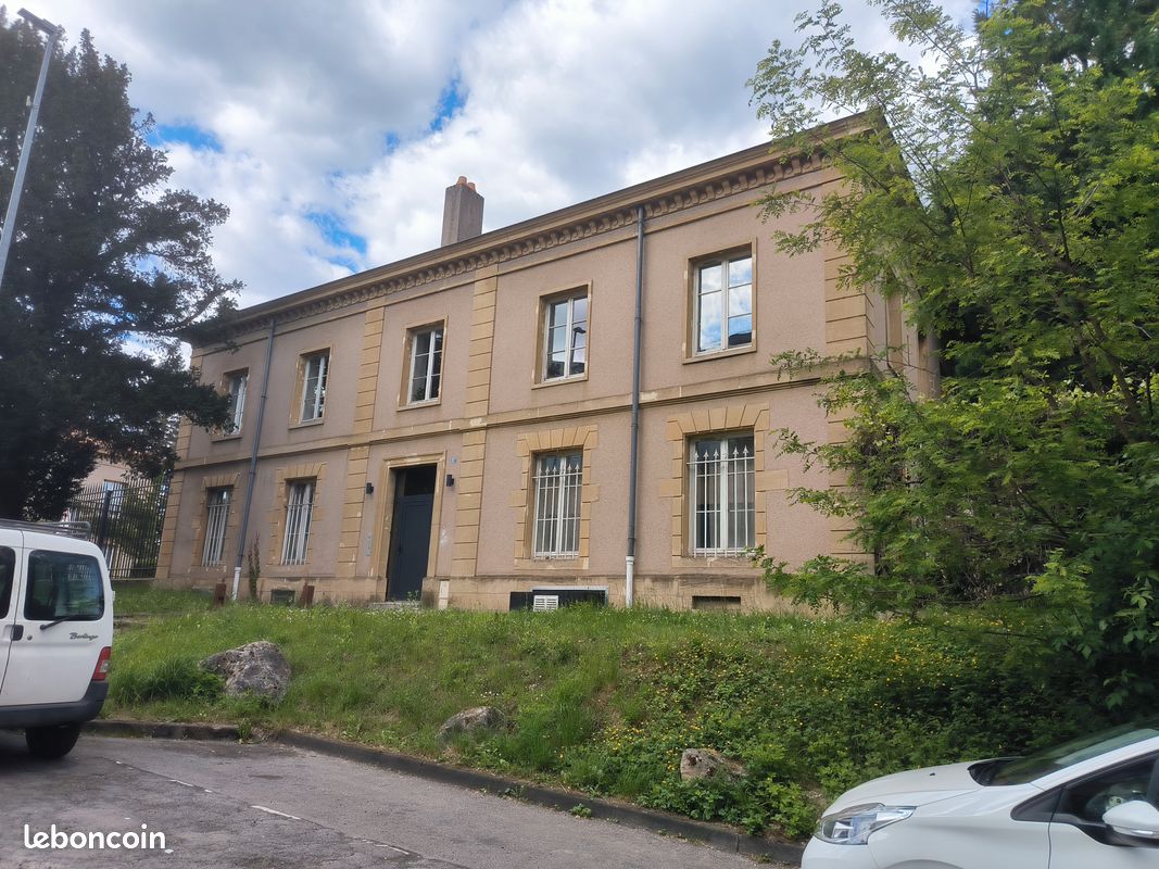 Local commercial 3 pièces 51 m² · à Metz · 50,6 m² · 961 €/mois