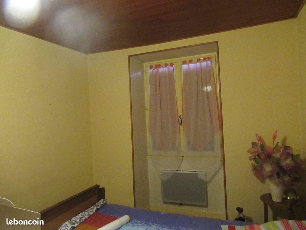 Maison 6 pièces 120 m² - Lezay 79120 (image principale 6)