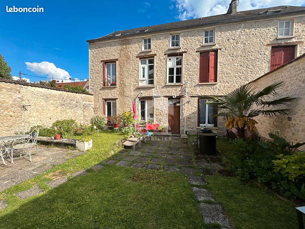 Local commercial 13 pièces 320 m² · à Étampes · 320 m² · 567 000 €