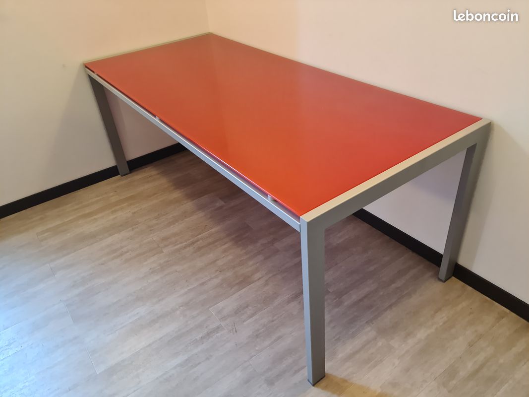 Table en verre (image 1)