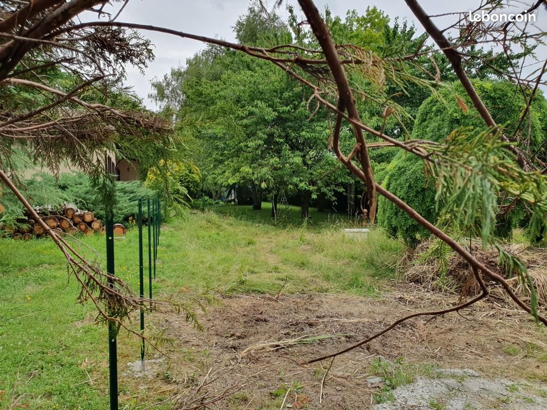 Terrain 1 200 m² Sadirac · 138 000 €