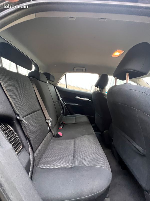 Toyota auris (2) 136h vvt-i hsd dynamic 15" 5p (image 5)