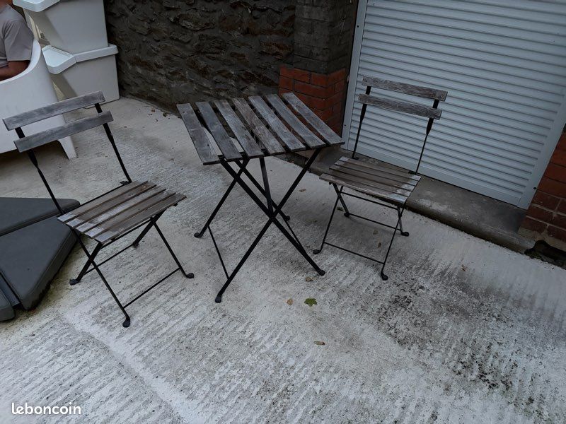 Table extérieur (image 2)
