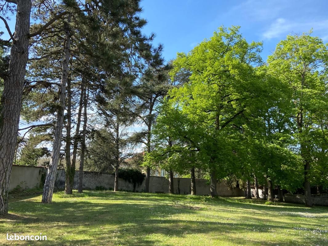 Terrain 660 m² Estrablin · 159 000 €