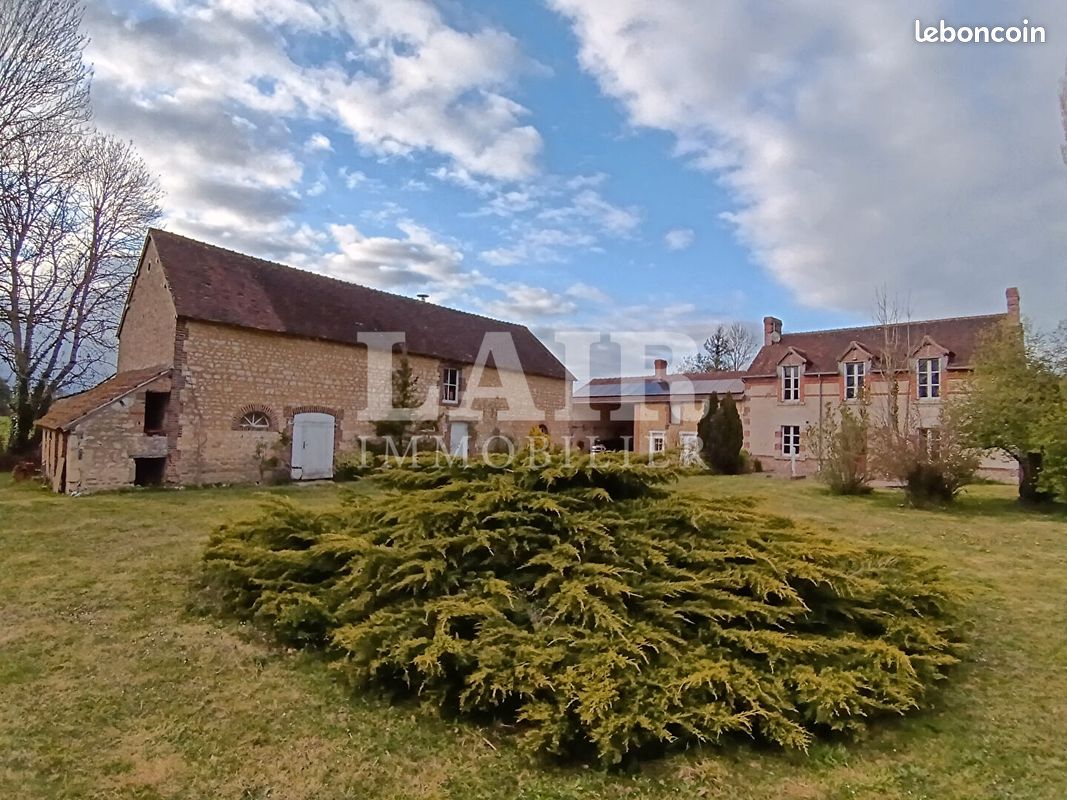 Maison 8 pièces 293 m² · à Le Mêle-sur-Sarthe · 293 m² · 358 700 €
