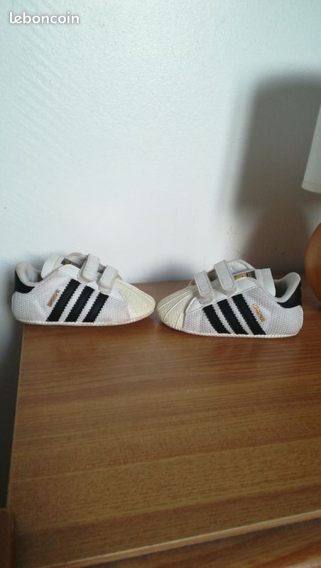 Chaussures chaussons Adidas bébé taille 18 (image 10)