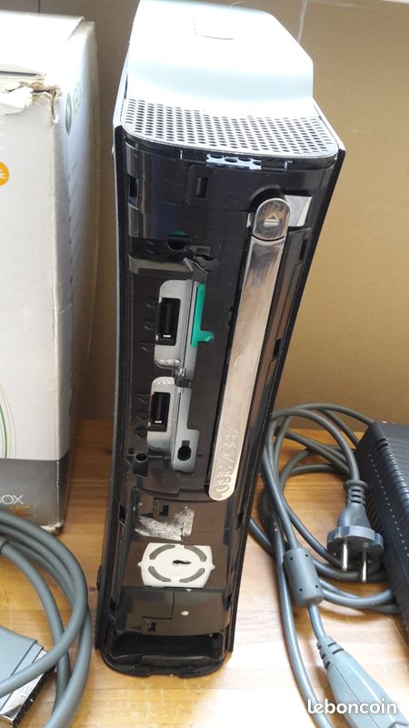 Pack Xbox 360 Elite + 2 manettes + 9 jeux (GTA V, Call of Duty, Halo…) – fonctionnelle (image 5)