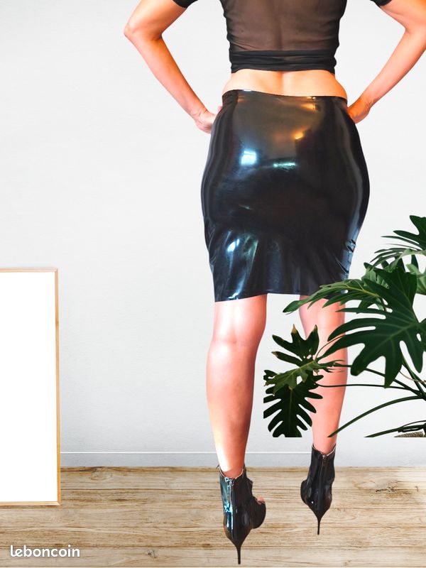 Mini-jupe Femme Effet Latex Mouillé – élasthanne, Noir, Moulante, Taille Basse, Neuve Avec étiquette