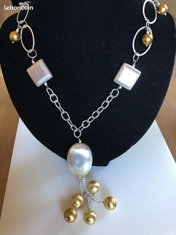 Collier en plaqué or avec pampilles boules satinées et brillantes