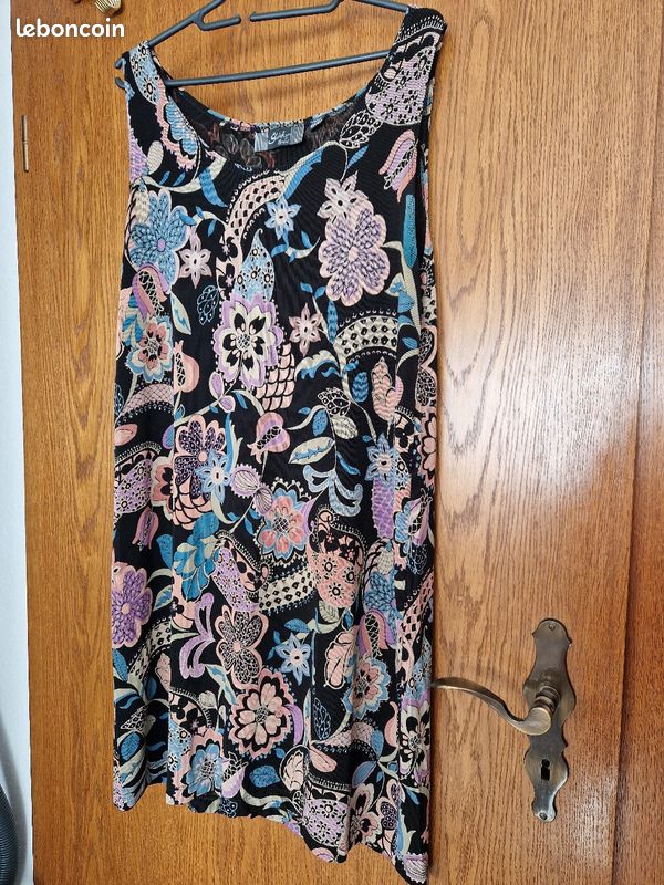 Robe noire à motifs taille 44/46 en Acetat (image 1)