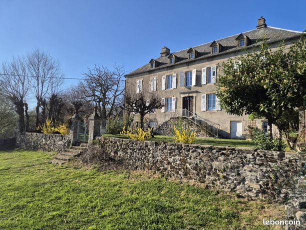 Maison 8 pièces 245 m²