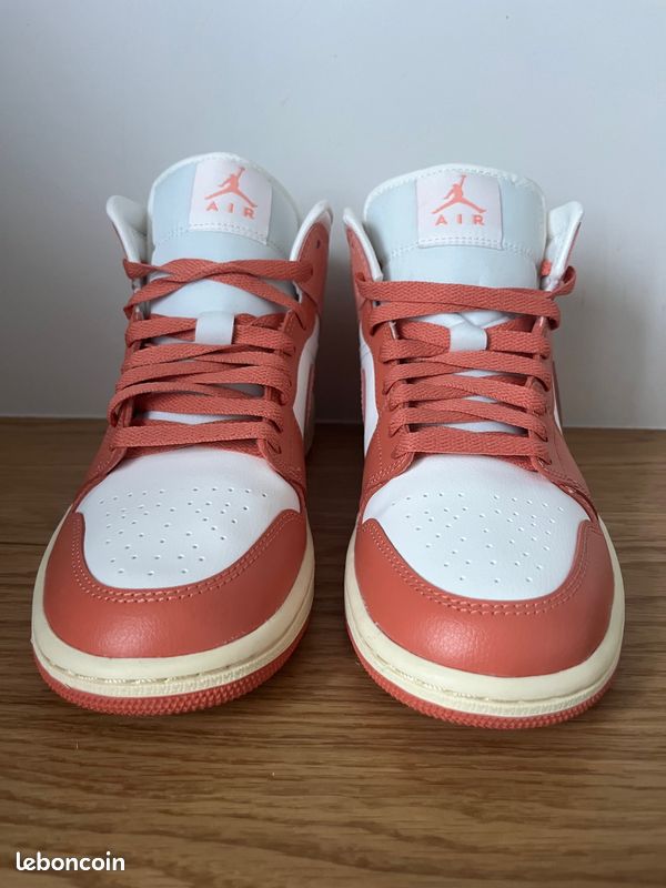 Baskets Streetwear Lifestyle WMNS Nike Air Jordan 1 Mid Madder Root Taille 7.5 38,5 Neuf (image 6)