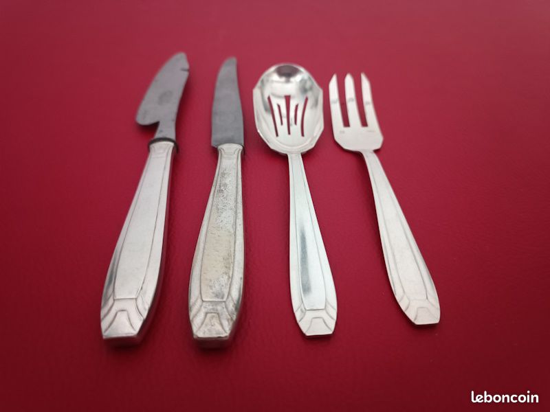 Couverts de service à découper