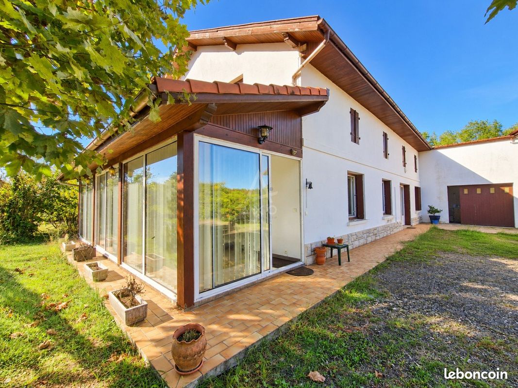 Maison 6 pièces 155 m² · à Louer · 155 m² · 225 000 €
