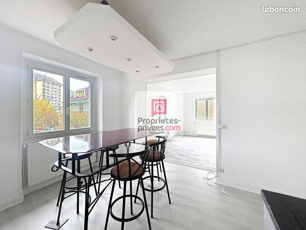 Maison 13 pièces 200 m² · à Ugine · 200 m² · 270 000 €