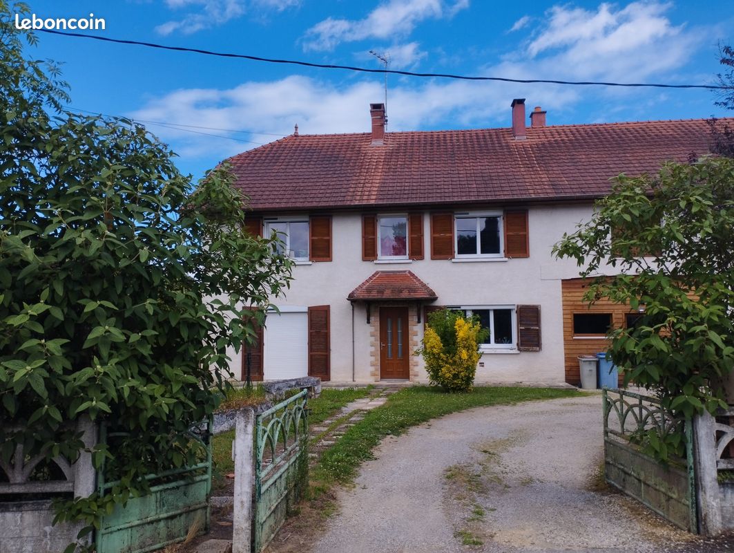 Maison 7 pièces 210 m² · à La Chassagne · 210 m² · 200 000 €