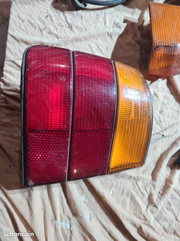 Feu arrière de BMW E34 (image 1)