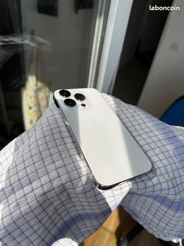 IPhone 14 Pro 128 Go - Bon état + Coque offerte (image 18)