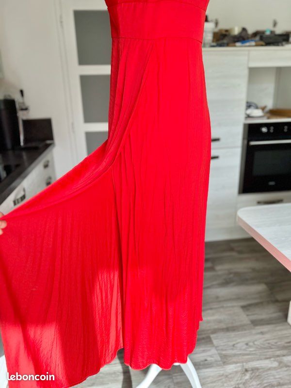 Caraco En Satin Rouge Brillant - Bretelles Réglables - Taille 42 - Marque Ici Et Main - Neuf Sans étiquettes