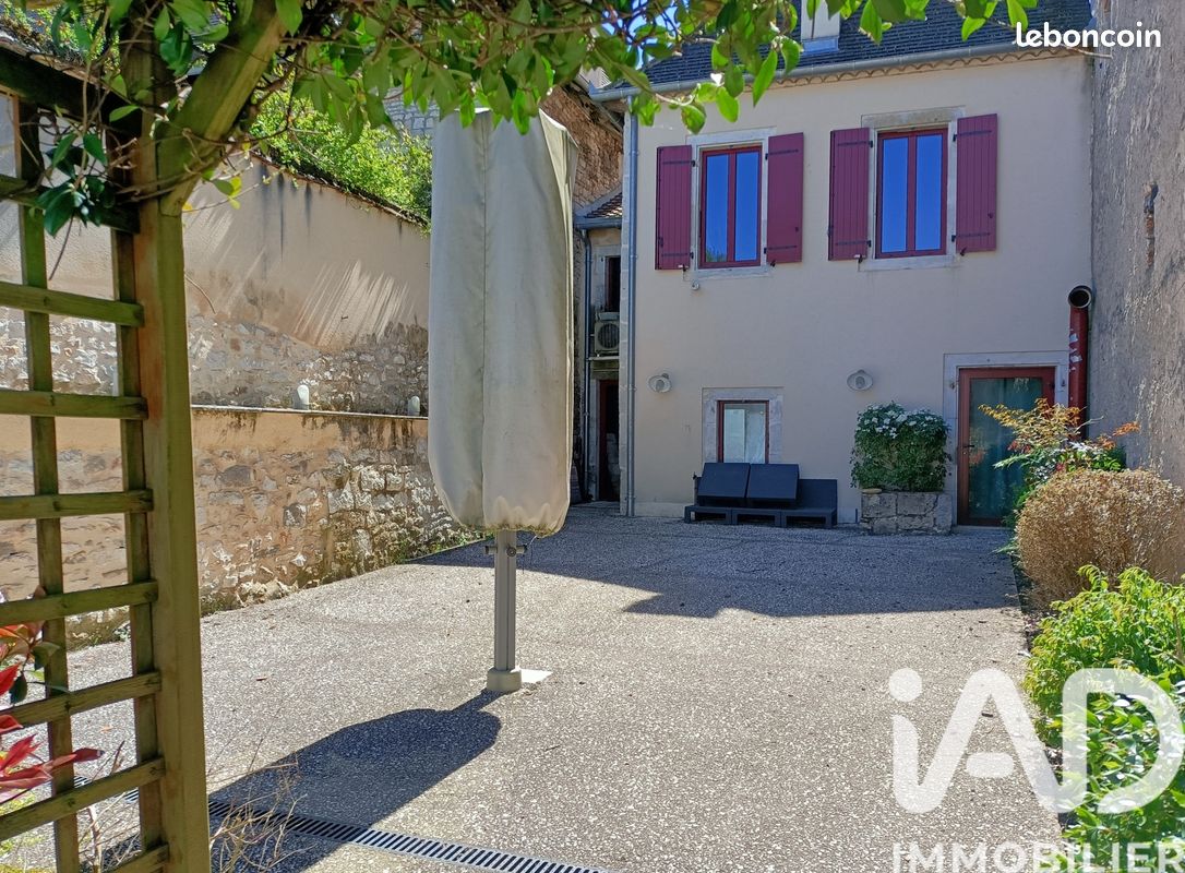 Immeuble 475 m² Gramat (image 1)
