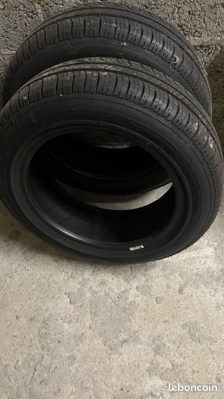 2 pneus Michelin twingo état neuf (image 1)