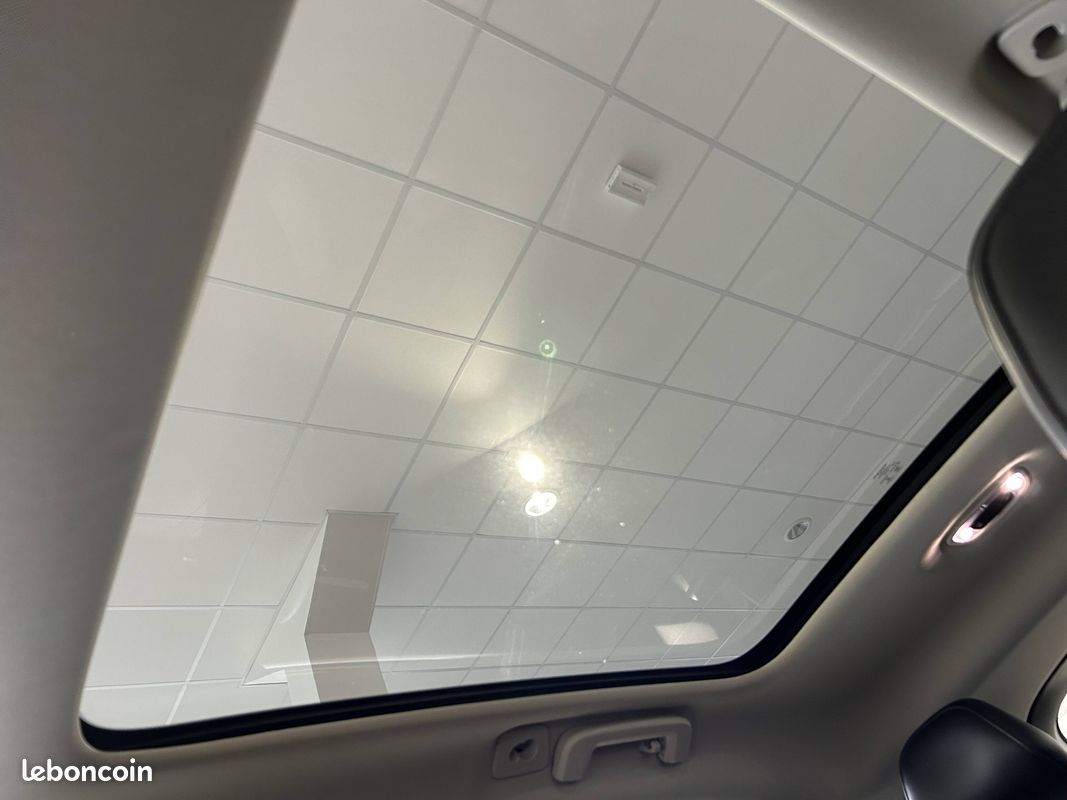 VOLVO V40 T2 122 ch Geartronic 6 Signature Edition (image 16)